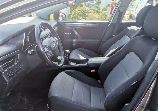 Toyota Avensis cena 61900 przebieg: 120200, rok produkcji 2017 z Okonek małe 121